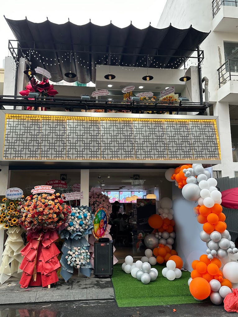 Sang Nhà hàng Nguyên căn Mặt Tiền Bùi Viện, Phường Phạm Ngũ Lão, Quận 1.